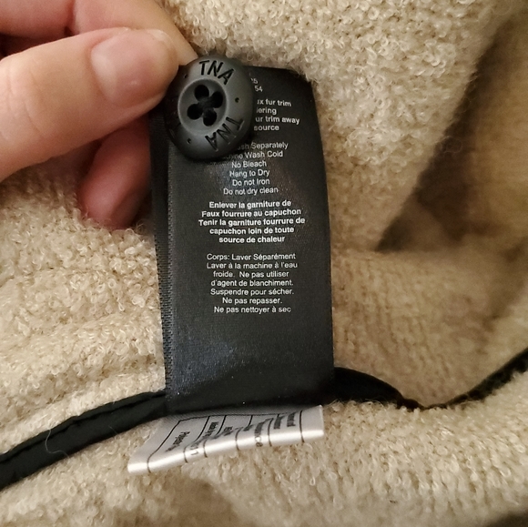 TNA Aritzia Brittania Black Parka Coat XS - Picture 5 of 16